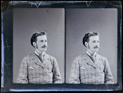 Oprowadzanie tematyczne po wystawie głównej „Co robi zdjęcie?” z tłumaczeniem na PJM